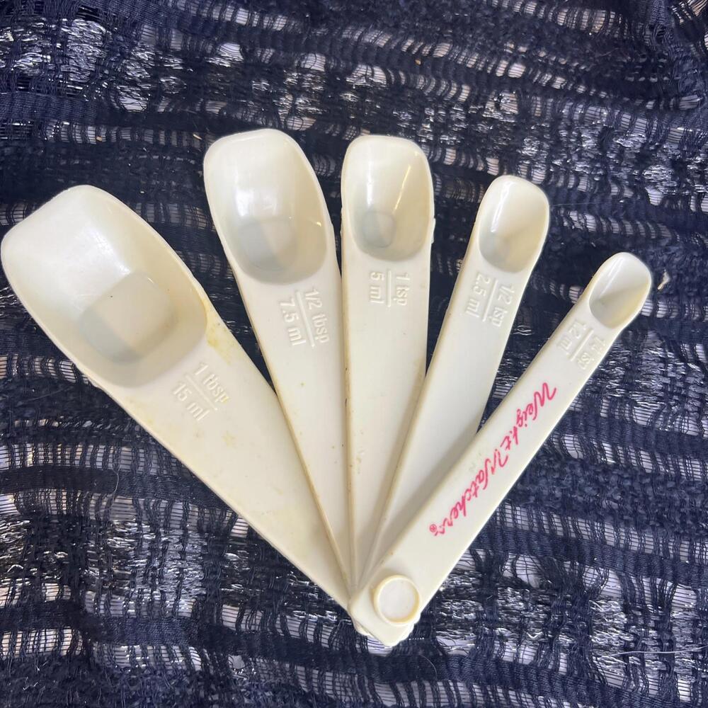 Weight Watchers Measuring Spoon Set 1/4 Tsp- 1 Tbs WW 5 Pcs White USA Rare